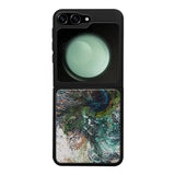 Samsung Galaxy Z Flip 6 animal kingdom suojakuoret - Creature - Noora Kämppi - Ei