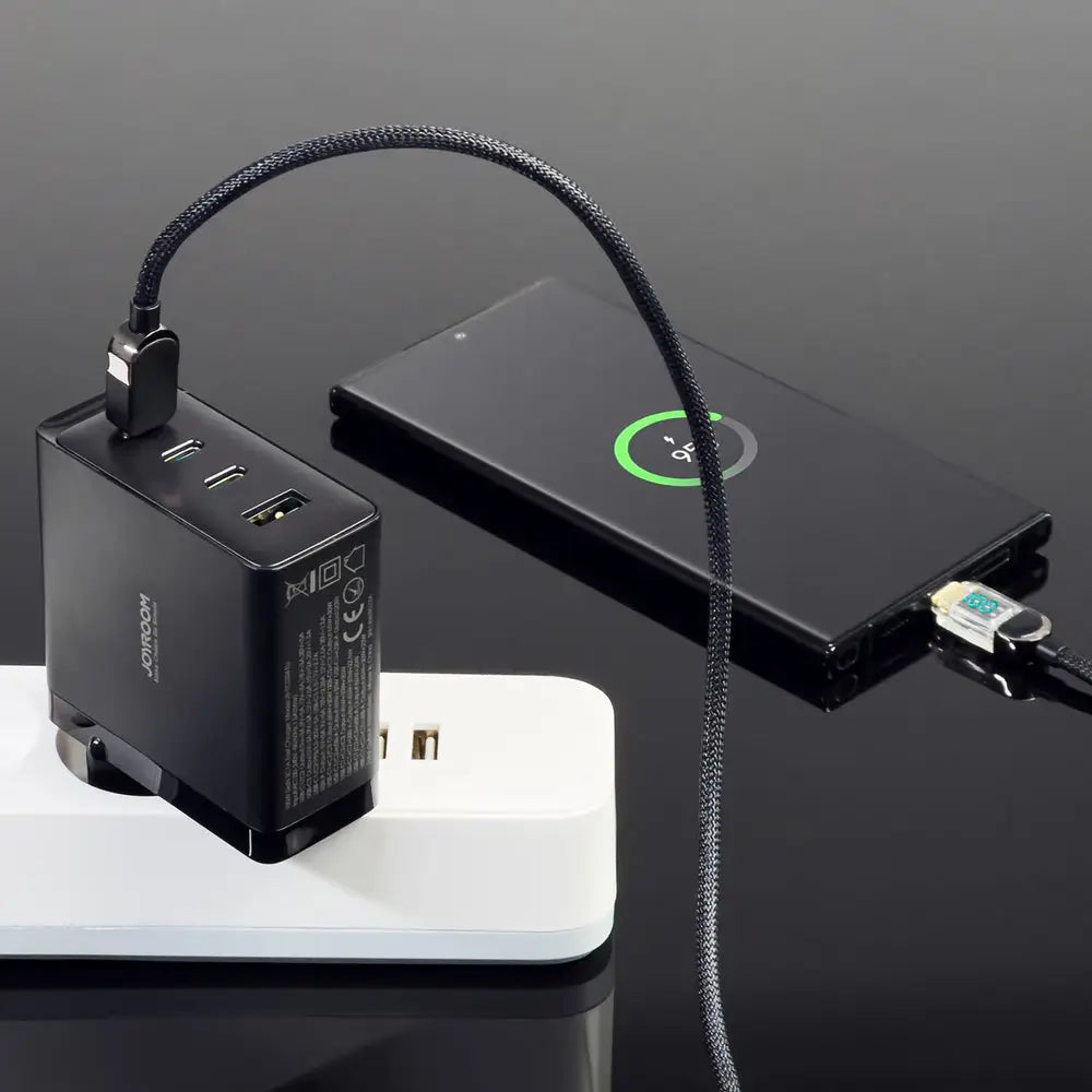 Tietokoneen / Puhelimen laturi 100W 3x USB-C + USB-A + Laturin johto 100W Musta Joyroom