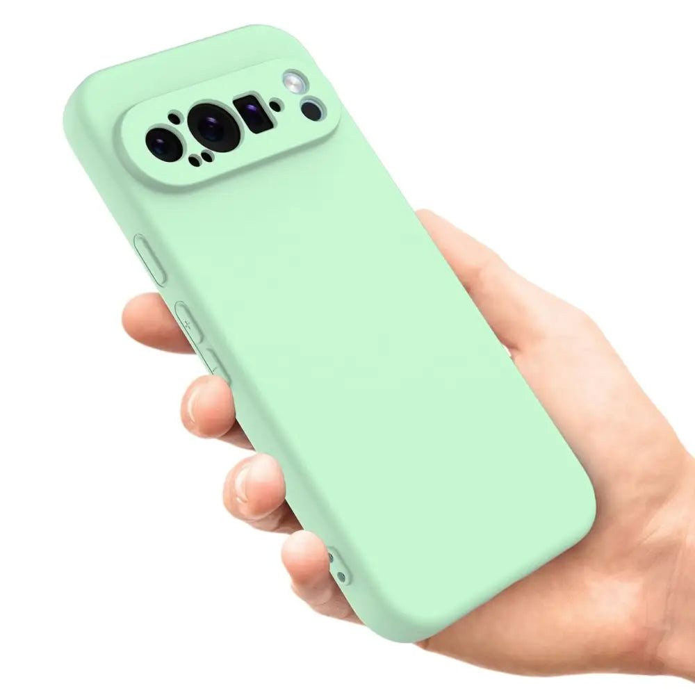 Mint vihreä Google Pixel 9 Pro XL silikonikuori kädessä